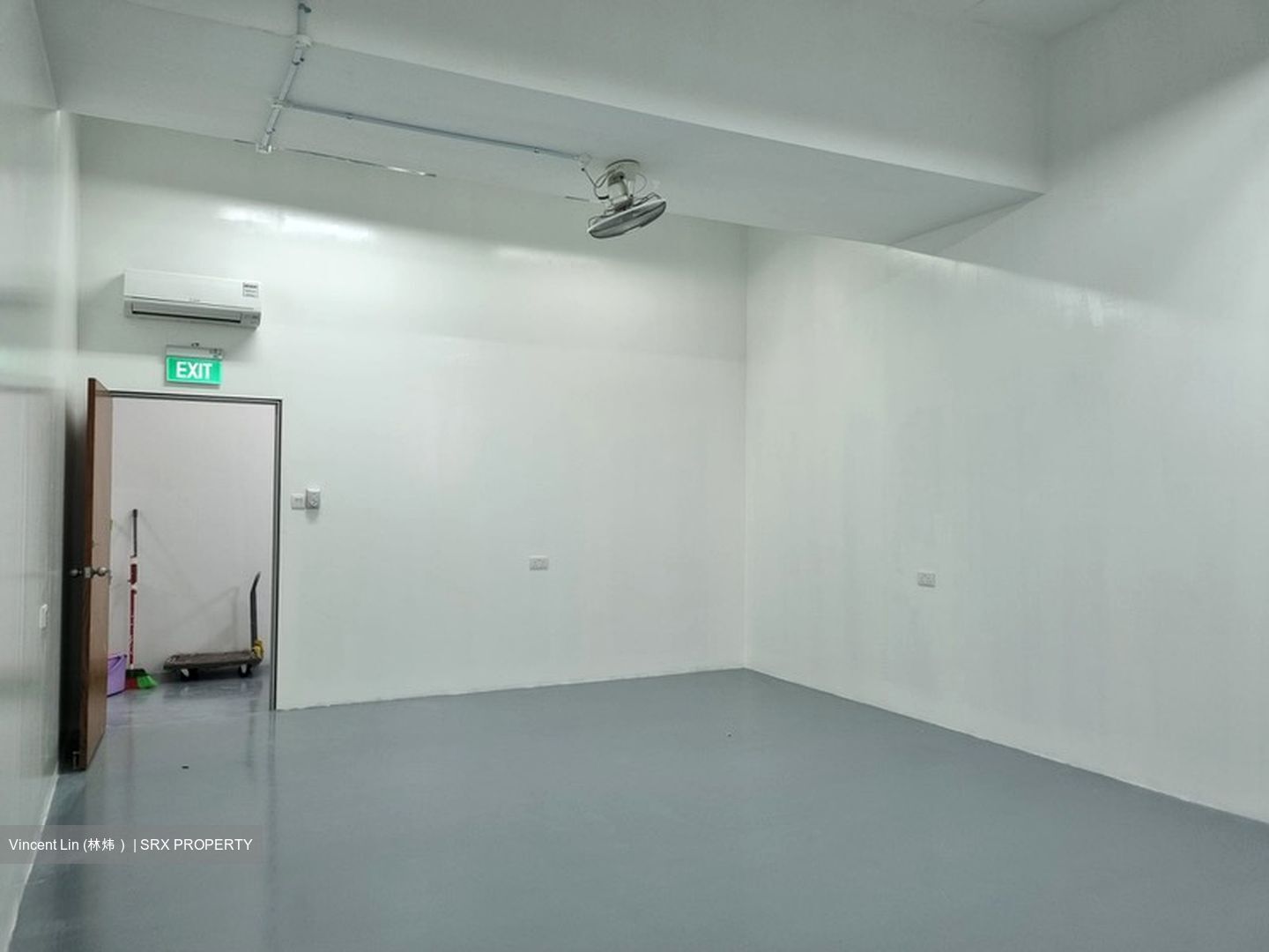 Tat Ann Building (D20), Warehouse #624563781